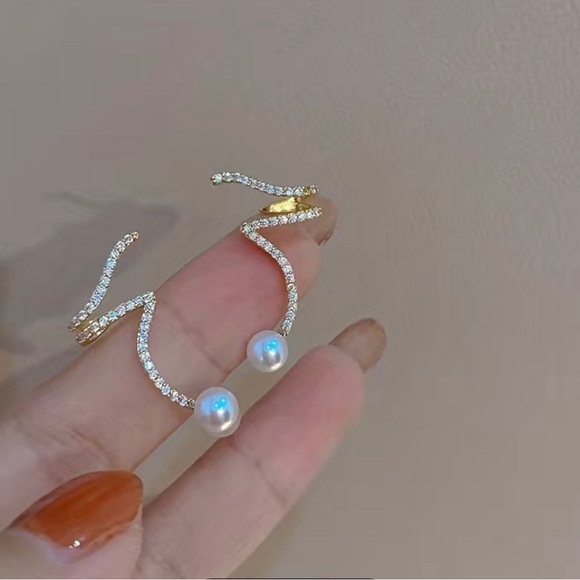 Unique 925 Silver Needle Faux Pearl Stud Earrings & Ear Clips - Picture 2 of 3